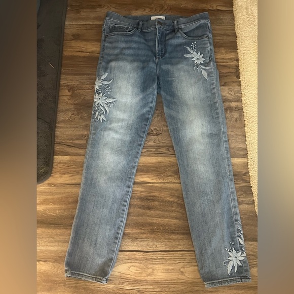 Loft ladies jeans size 6 flower embroidered. Straight leg size 6/28. - Picture 2 of 11
